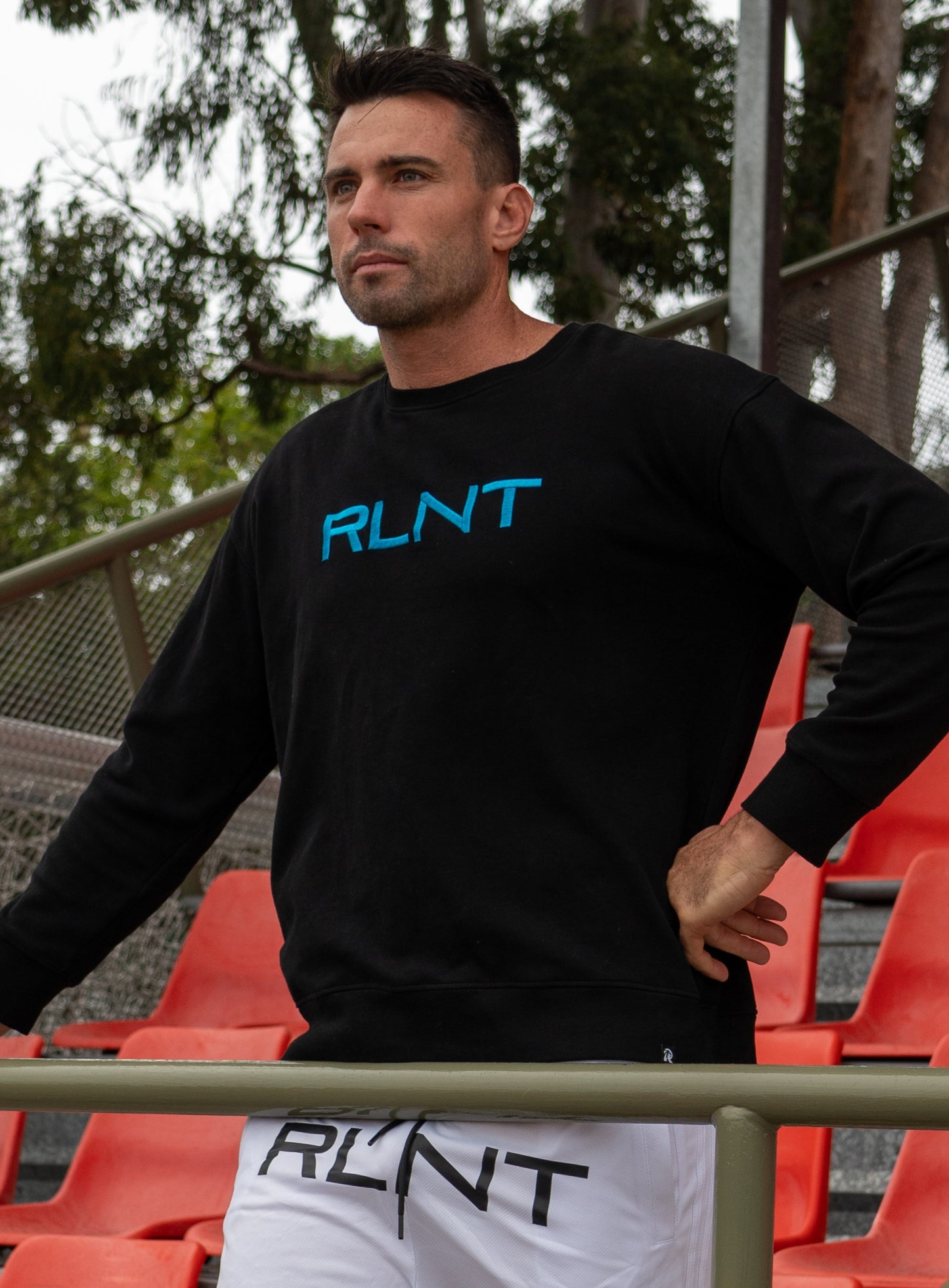 gaman street active sweater - blvck w glacier